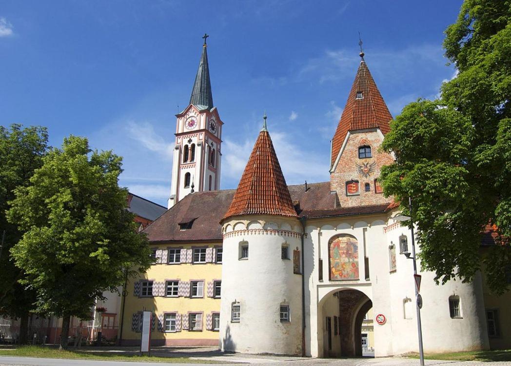 Hotel Zum Loewen Weißenhorn Buitenkant foto